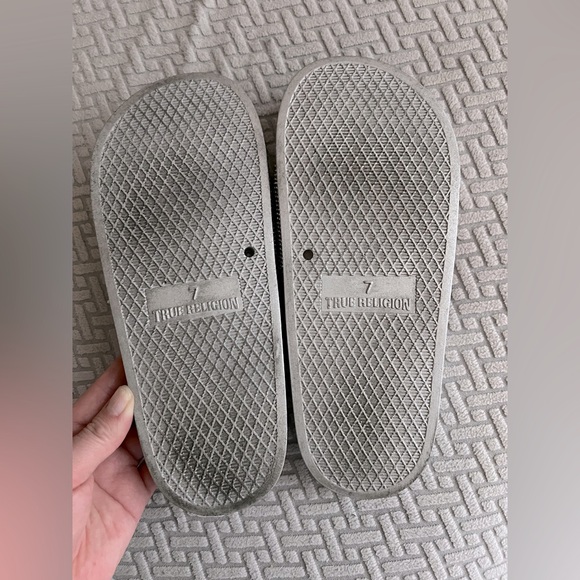 True Religion Slides - Picture 10 of 10